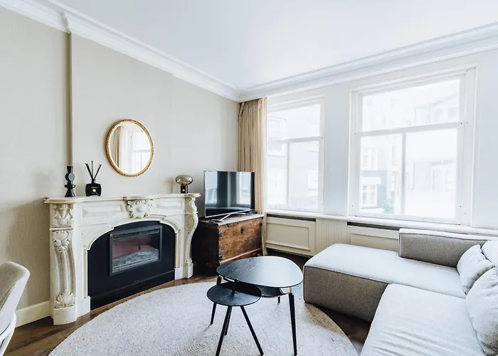 Apartament Staal House *